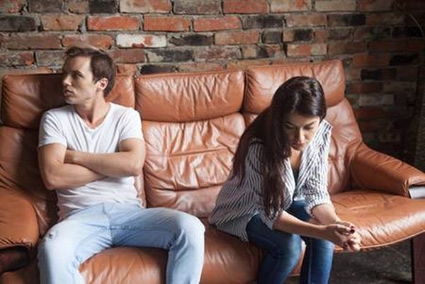 عزيزتي الزوجة : اكتشفي خيانة زوجك من نبرة صوته !