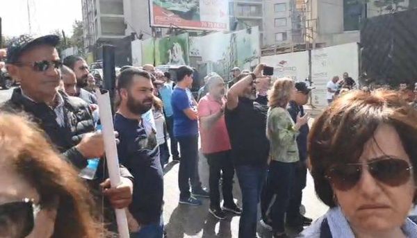 بالفيديو القوى الأمنية تعتدي من جديد على الأهالي في المنصورية
