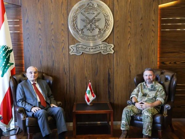 منسى يبحث مع المستشار البريطاني لشؤون الدفاع الأوضاع في لبنان والمنطقة
