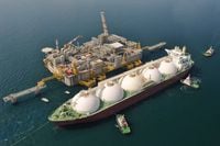 صادرات قطر من الغاز المسال تنخفض 8 % في شباط