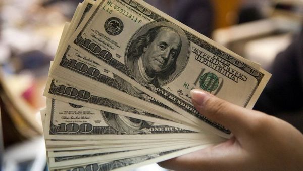 الدولار يستقر وسط توقعات بتهدئة التوتر التجاري بين بكين وواشنطن