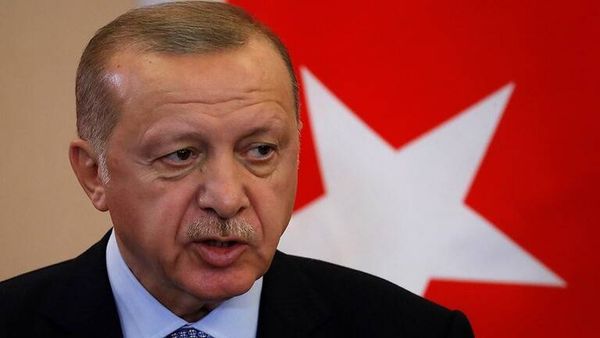 تركيا تفتح تحقيقا ضد "شارلي إيبدو" لإساءتها لأردوغان