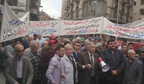 «التنسيق النقابية» تدعو لإضراب شامل اليوم والمدارس الكاثوليكية لن تشارك ...
تكتل الحريري وعون وجنبلاط والجميل وجعجع تبنوا تأجيل السلسلة 15 يوماً ...
جنبلاط يرشح حلو للرئاسة واجتماعات «المستقبل» في الرياض لم تحدد الموقف النهائي