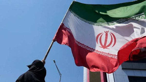 البيان الإيراني: نحن مع احترام السيادة الوطنية لجيراننا لن نتحمل أبداً ولن نتسامح مع أي عدوان وسنردّ برد أثقل بكثير