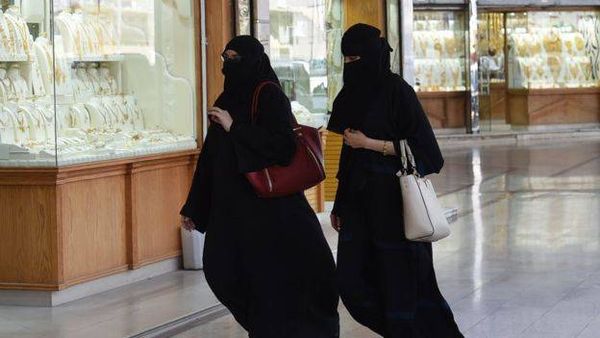 ما وراء حملة #حرق_النقاب التي انتشرت في السعودية؟