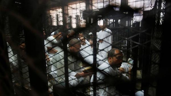 مصر.. الإعدام لـ 12 متهما والمؤبد لـ 157 آخرين في أحداث عنف