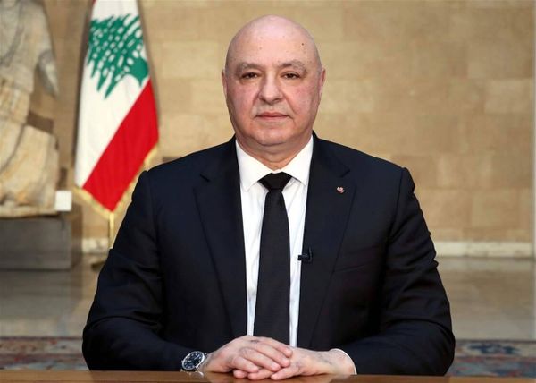 العاهل الأردني اتصل بالرئيس عون مُعزياً:
نؤكد وقوفنا الى جانب لبنان وجيشه