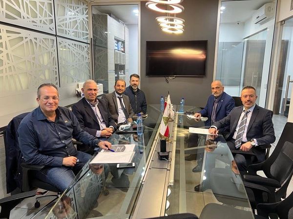 اجتماع بين ظريفة ووفد اتحاد الجامعات
تناول تفعيل التايكواندو على الصعيد الجامعي