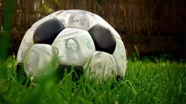 من هو اللاعب والمدرب الأعلى أجرا بالعالم ؟