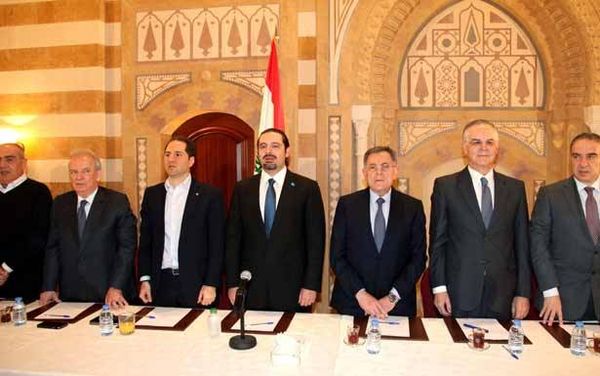 بيان بيت الوسط يُفجّر الأزمة والحريري يُهدّد الحكومة بـ «كلام آخر»
الحريري يُحاول تقسيم الساحة المسيحيّة بالطلب من جعجع ترك عون
معركة الرئاسة غير موجودة وعادت لنقطة الصفر ولوقت مجهول