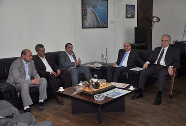 نظريان بحث والحاج حسن أزمة المياه
وعرض وأبادي التعاون في مجال الطاقة