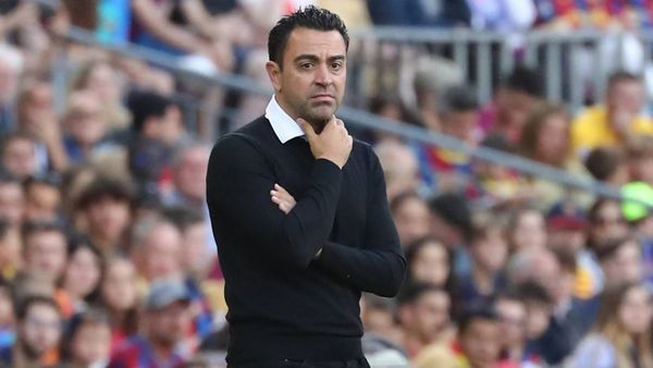 كيف علّق تشافي على اتهام برشلونة بالرشوة؟