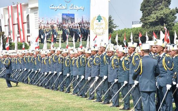 رئيس الجمهوريّة ترأس الاحتفال الأول منذ 3 سنوات لتقليد السيوف للضّباط المتخرّجين :
لا تراجع امام الإرهاب والجيش ومُؤسساتنا الأمنيّة على جهوزيّة دائمة لمواجهته