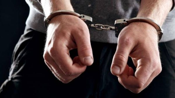 توقيف شخص بتهمة الابتزاز الإلكتروني وتهديد فتيات