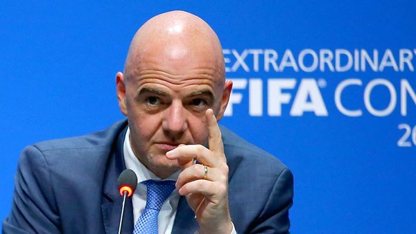 رئيس الفيفا يشكك في خطط الدوري الإسباني لإقامة مباراة في أميركا