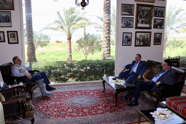 ارسلان التقى وفدين من القومي والبعث