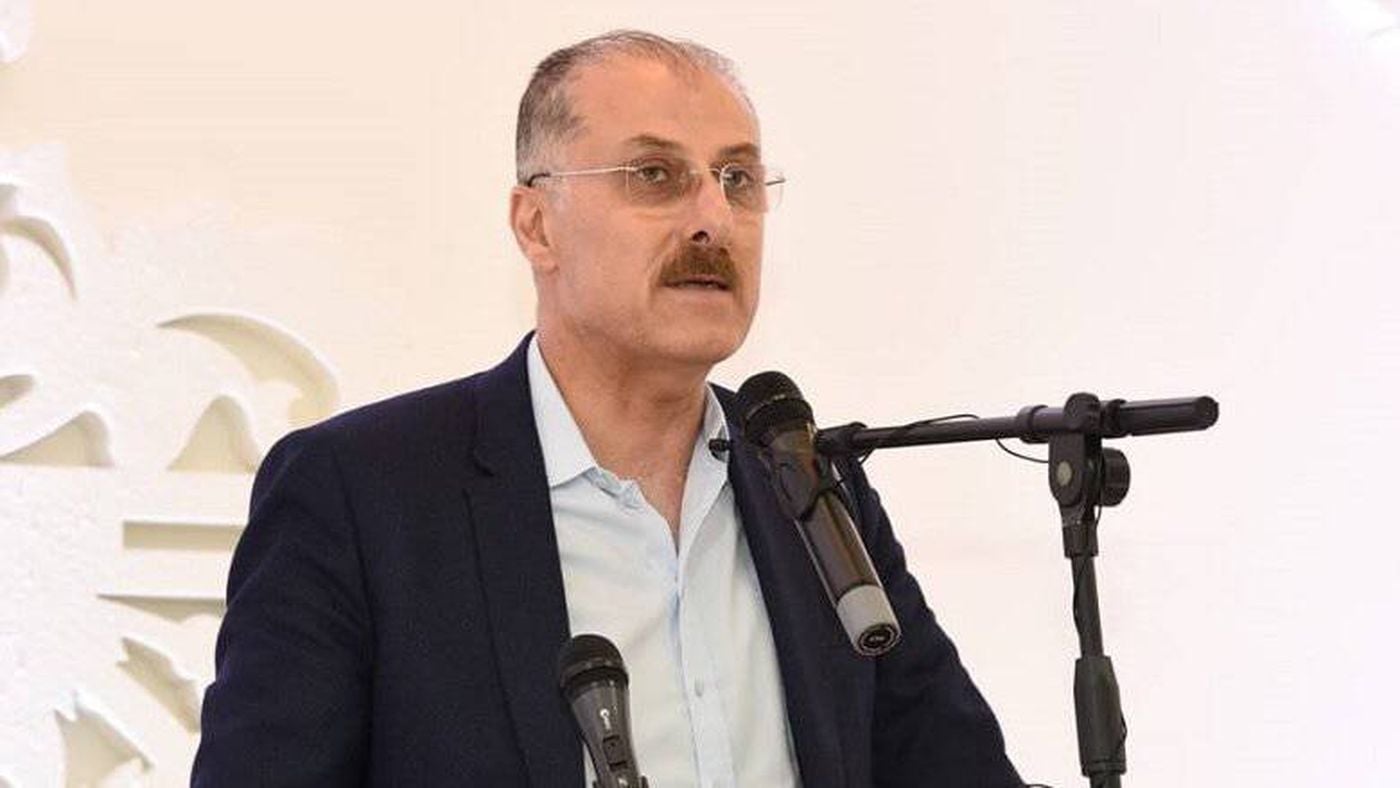 عبد الله يطالب بإبلاغ الأطباء الجدد بفحوص 