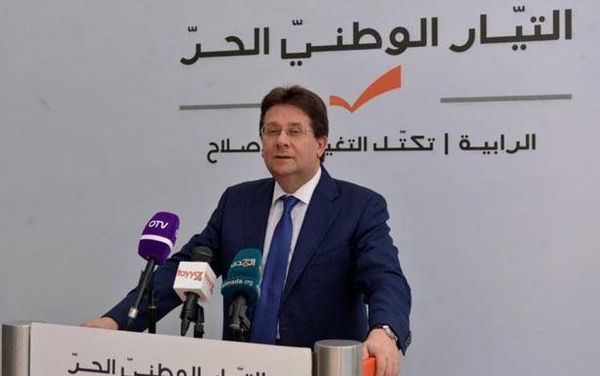 «عودة النازحين أولويّة باحترام القوانين»
«التغيير والإصلاح»: الجيش مُخوّل
استكمال عمليّاته ضدّ الإرهاب