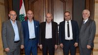 بري عرض التطورات مع زواره
