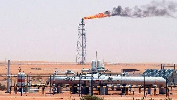مصر تطرح مزايدة للتنقيب عن النفط في 10 مناطق بالبحر الأحمر