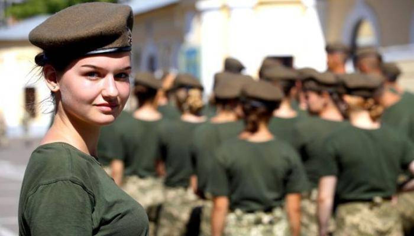 أوكرانيا تمنع المجندات من مغادرة البلاد