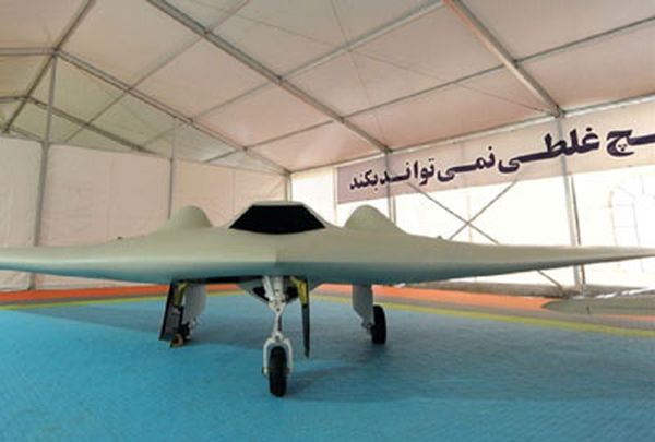 ايران كشفت عن نسختها للطائرة الأميركيّة دون طيّار
خامنئي دعا الحرس الثوري لإنتاج صواريخ بكميّات ضخمة