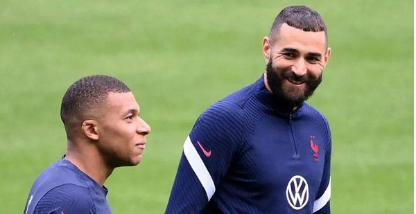 قبل مواجهة المغرب.. رسالة دعم من بنزيمة للمنتخب الفرنسي
