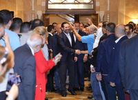 عودة الحريري "السياسيّة" مرهونة بقرار سعودي غير مُتوافر راهناً
"المستقبل" مُستمرّ بتعليق نشاطه "العلني"... وجولات أحمد الحريري "شخصيّة"!