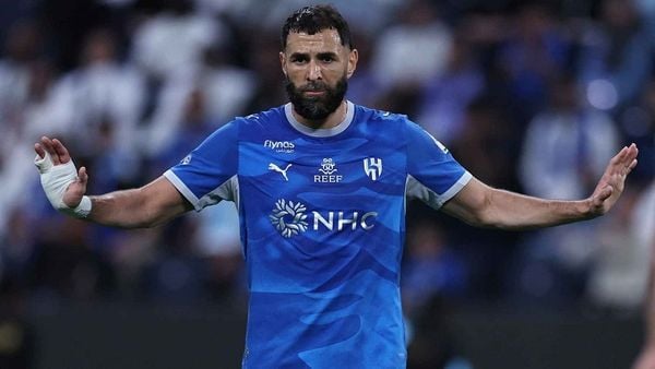 بنزيما يضع شروطه للعودة إلى الاتحاد.. 3 صفقات وطلب مفاجئ