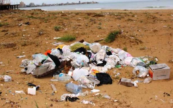الحملة الأهليّة في صور : لوقف
تدفق نفايات مُخيّم الرشيديّة الى البحر
