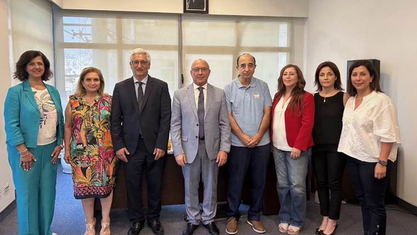 بخاش رئيسا لتجمع نقباء المهن الصحية