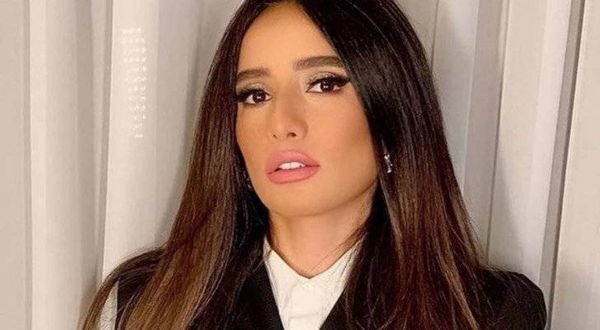 زينة توضح سبب غيابها عن مواقع التواصل وتطلب الدعاء من متابعيها!