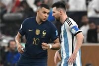 ميسي ومبابي ويامال في القائمة.. مفاجآت بالجملة في سباق الكرة الذهبية