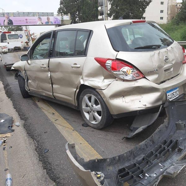بالصور: حادث مروع على طريق الناعمة