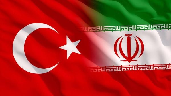 أنقرة تؤدي دور الوسيط بين طهران وواشنطن