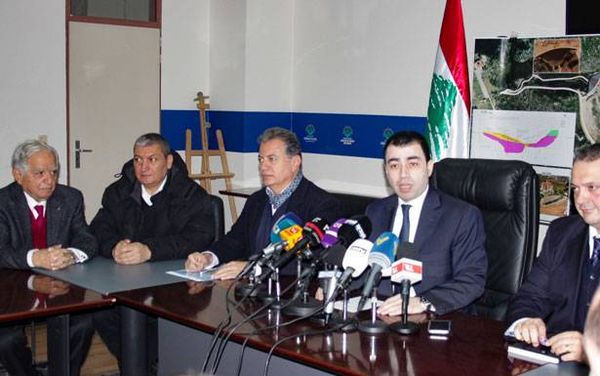 أبي خليل : سدّ بقعاتا متـيــن

والعجز المائــــي يُعالج بالسدود