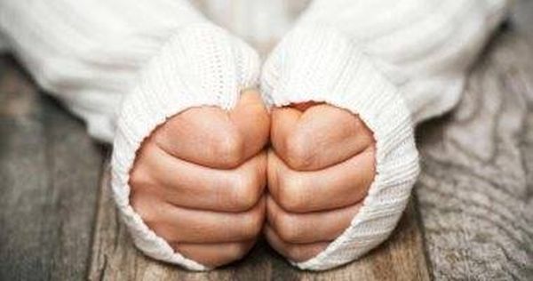 الشعور بالبرودة يسبب التعرق الشديد للمصابين بفريجوفوبيا ..اعرف السبب