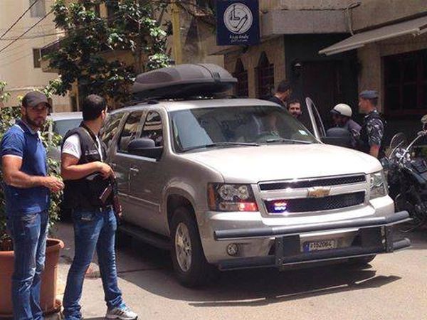 خاص: صيد ثمين بقبضة القوى الأمنية خلال مداهمات في الحمرا