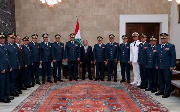 رئيس الجمهوريّة: الأمن مقدس وممنوع التفريط به... ولن نعود الى حال اللااستقرار

قائد الجيش: عهد منّا أن تبقى المؤسسة قبلة أنظار اللبنانيين... وصمام الأمان لكلّ أبناء الوطن