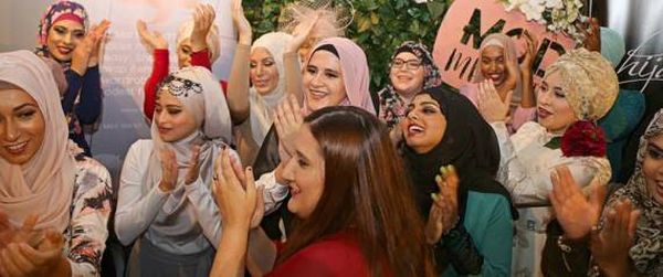 مسلمة أسترالية تنافس الماركات العالمية بـ"الأزياء المحتشمة"... كيف فعلت ذلك؟