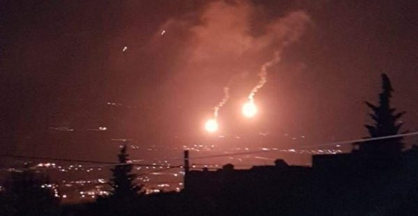 الاحتلال الاسرائيلي ينفذ عمليات تمشيط بالأسلحة الرشاشة باتجاه أطراف حداثا وحاريص في جنوب لبنان.