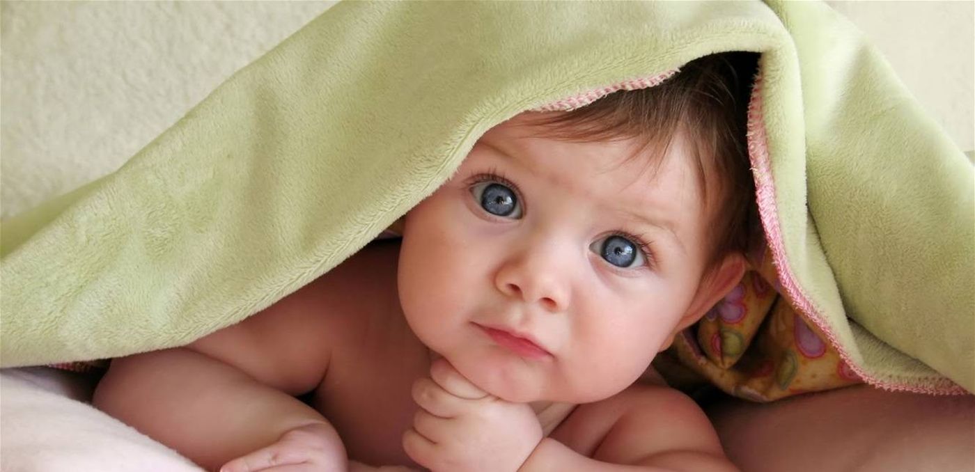 ما تأثير كمية الكلام التي يتلقاها الأطفال الصغار؟