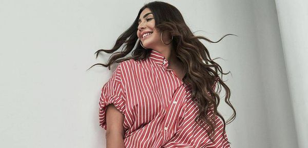 جرأة وتنوع بإطلالات لؤى زينة