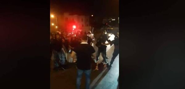 إشكال بين المتظاهرين والقوى الأمنية في رياض الصلح (فيديو)