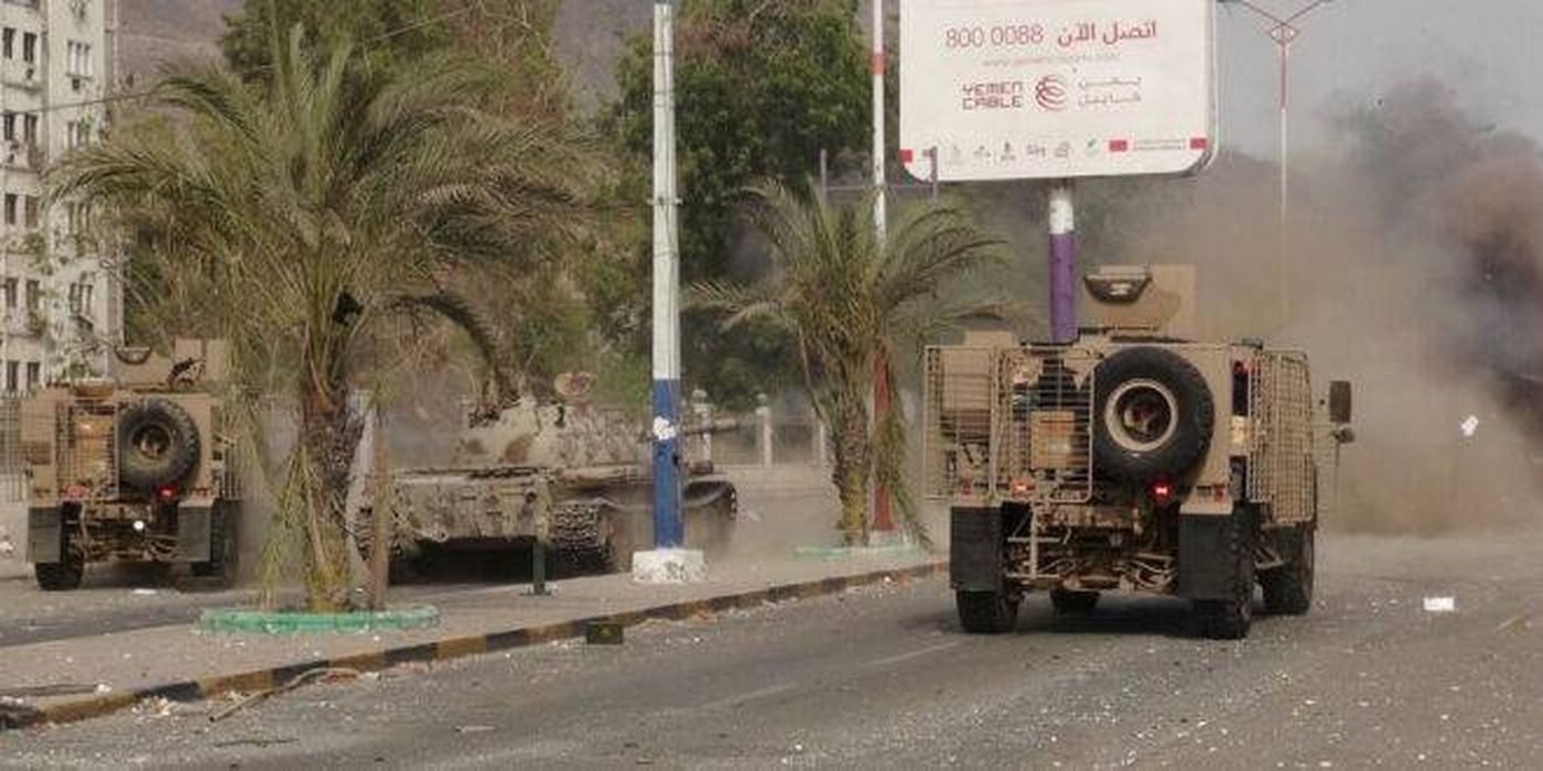 اشتباكات تهدّد حركة الملاحة الجوية في مطار عدن