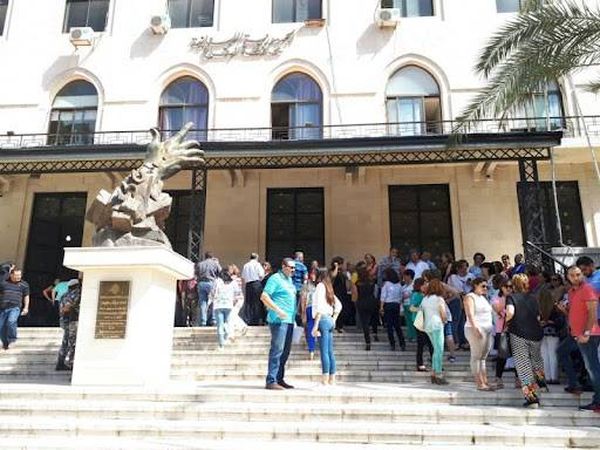 وقفة للهيئة الزحلية لمتابعة ملف كهرباء زحلة