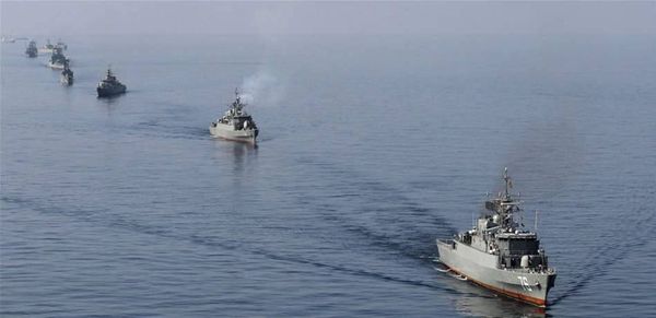 مناورات "الولایة 97".. ايران تستعرض قواها في مضيق هرمز!