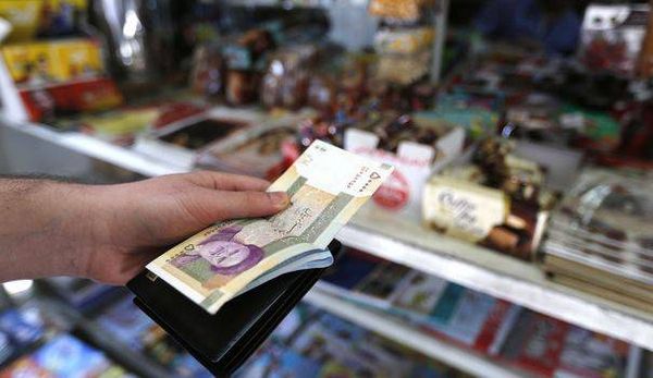L'Iran s'attaque à la corruption face à la chute de la monnaie nationale