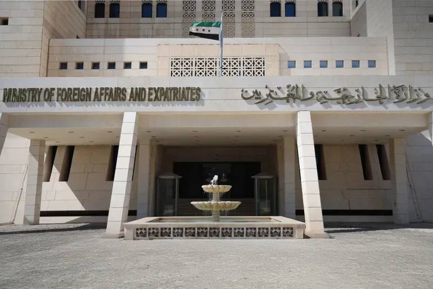 دمشق: علاقاتنا مع إيران تتطلب مراجعة سياساتها السابقة
