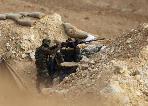 مع الجيش على جبهة رأس بعلبك... وجهاً لوجه مع الإرهاب